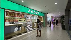 Lucky Plaza (D9), Retail #529597451